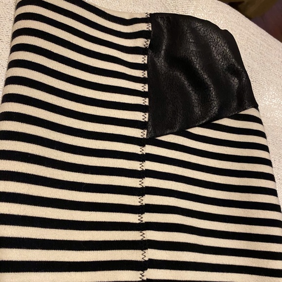 Jessica Simpson Striped Pencil Skirt - Picture 3 of 8